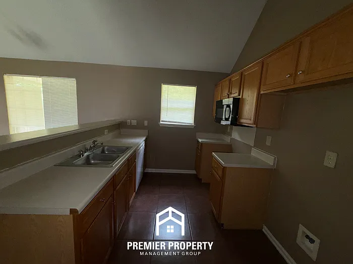 3755 Clarion Dr — Photo 6