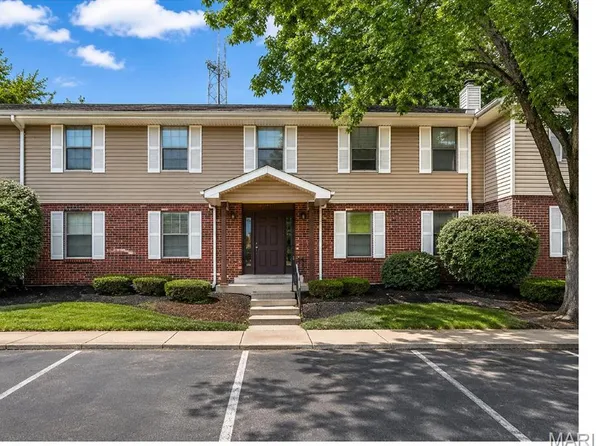 2007 New Sun Dr, Florissant, MO 63031