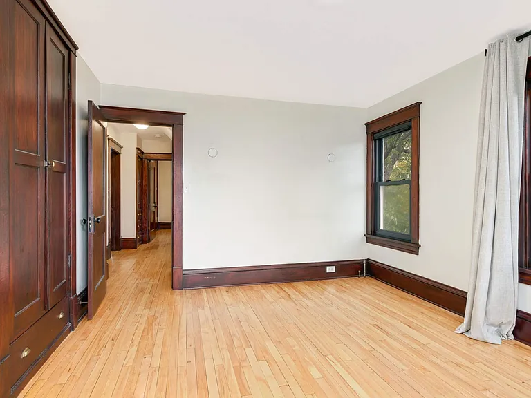 592 Ottawa Ave — Photo 22