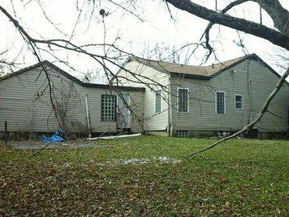 2nd image of 2240 Benton Ave
