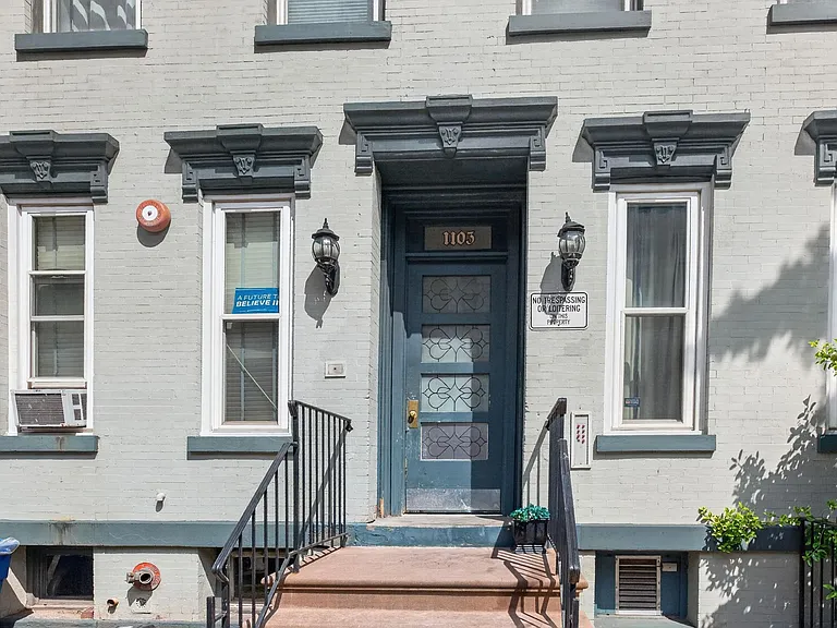 1103 Washington St #6 — Photo 1