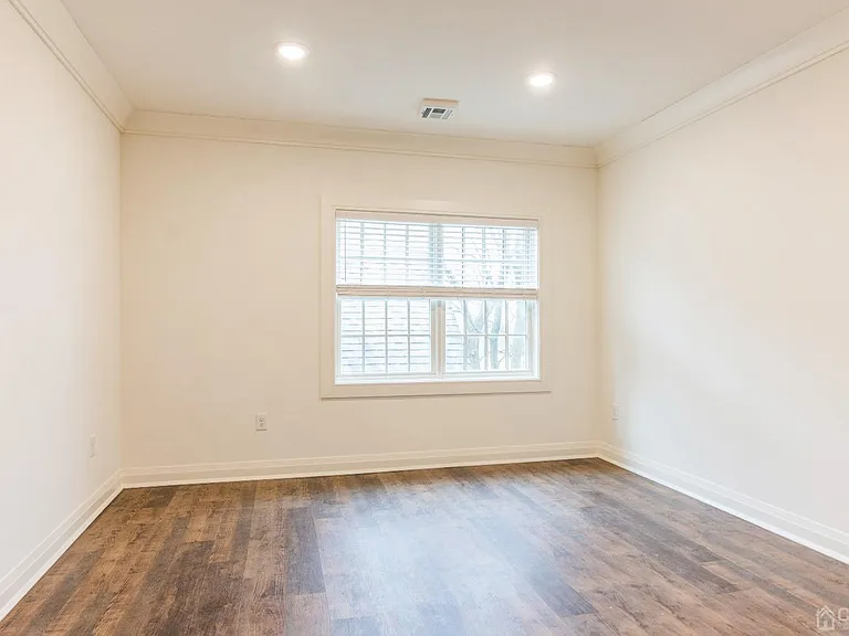 361 Main St #202 — Photo 7