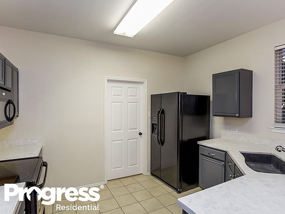 4th image of 2772 Lynx Ln