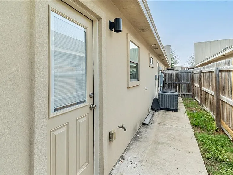 1210 Upas Dr #3 — Photo 13