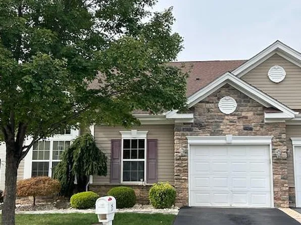 35 Timber Hill Dr, Monroe Township, NJ 08831