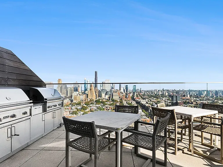 50 Bridge Park Dr #20E — Photo 11