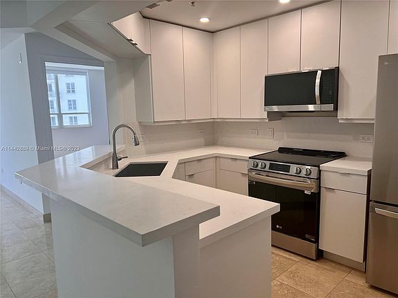 2nd image of 801 Brickell Key Blvd APT 1107