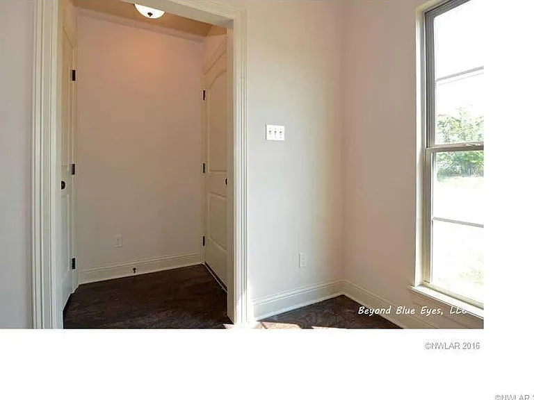 503 Oak Ridge Dr — Photo 4