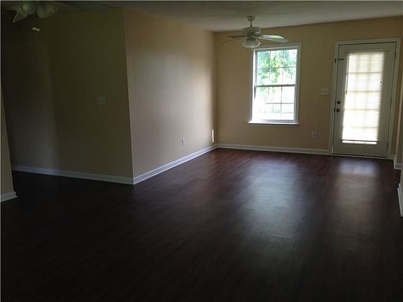 3rd image of 123 Jackson St