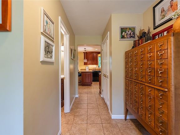 2nd image of 123 Southview Dr