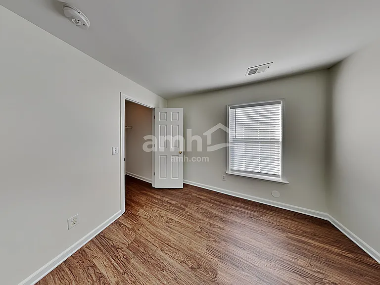 1540 Cardinal Ln — Photo 15