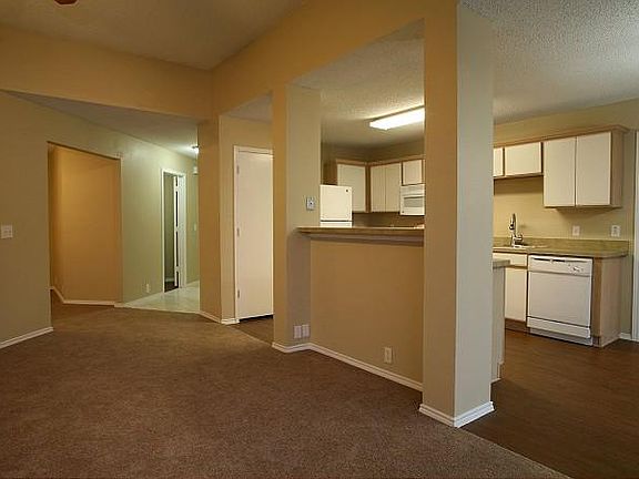 5th image of 230 Tulane Dr