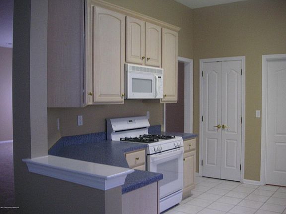 5th image of 16 Amberlands Ct