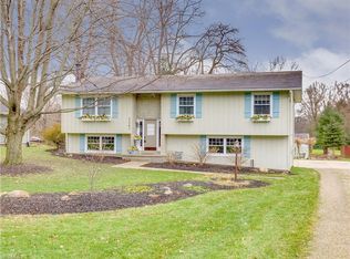 3597 Easton Rd, Barberton, OH 44203
