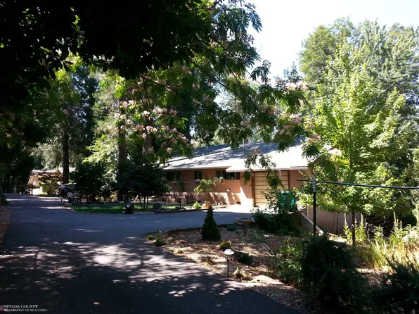 14088 Meadow Dr, Grass Valley, CA 95945