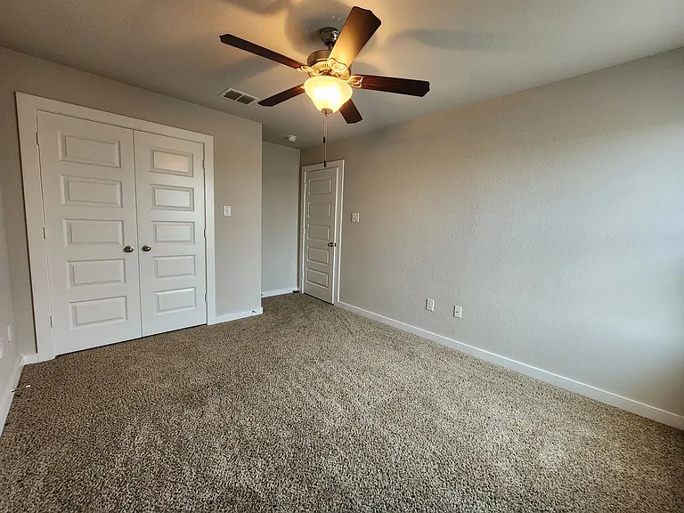 319 Creekside Curv — Photo 23
