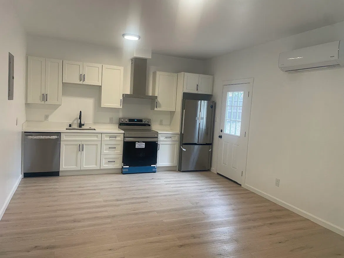 2 bed, 750 sqft, $2,895 — Photo 2