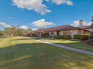 15662 Wild Rose Ln, Orland Park, IL 60462