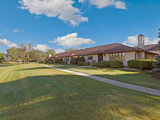 15662 Wild Rose Ln, Orland Park, IL 60462