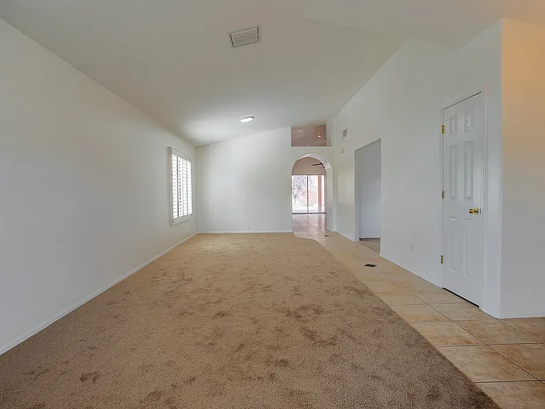 685 W Placita Vega Vis — Photo 29