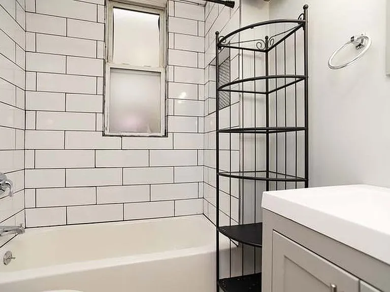 2657 N Ridgeway Ave #3 — Photo 10