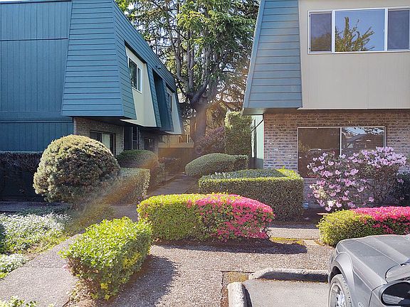 Front walkway 