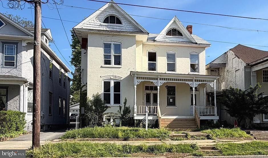 1st image of 311 E Washington St