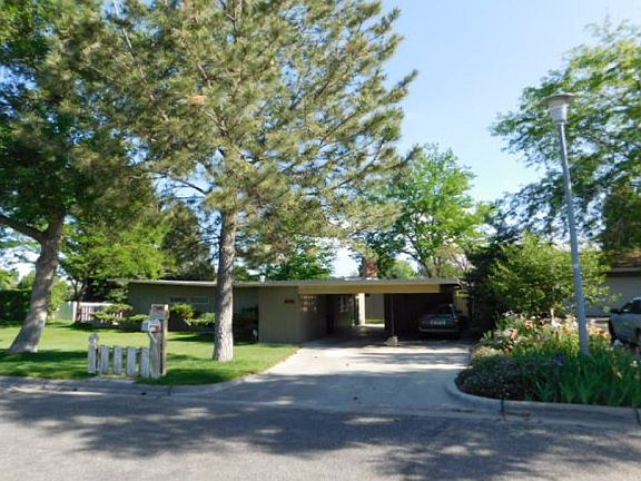 2nd image of 1830 Iris Ln