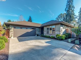 1450 Piper Ln, Eugene, OR 97401