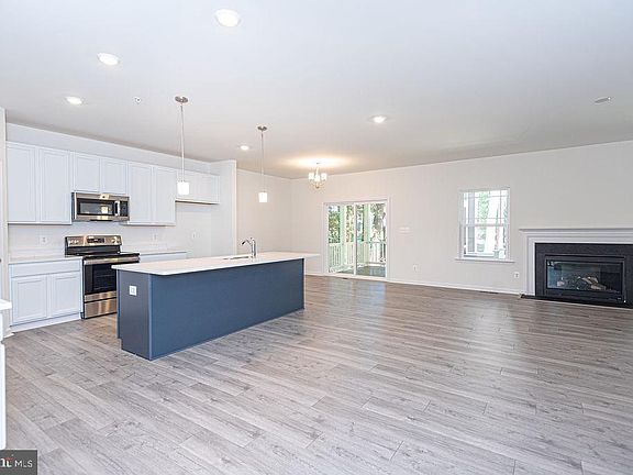 5th image of 30 Juneway Ln