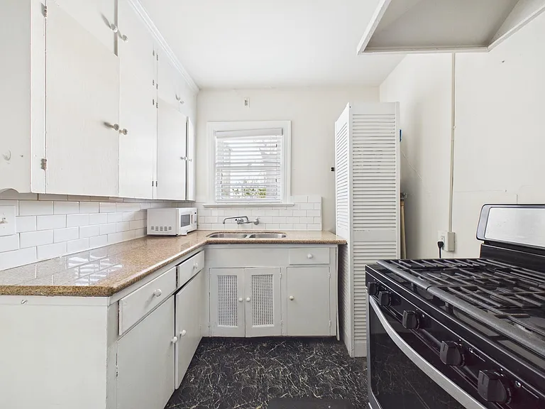 1920 Richmond Ave #9 — Photo 17