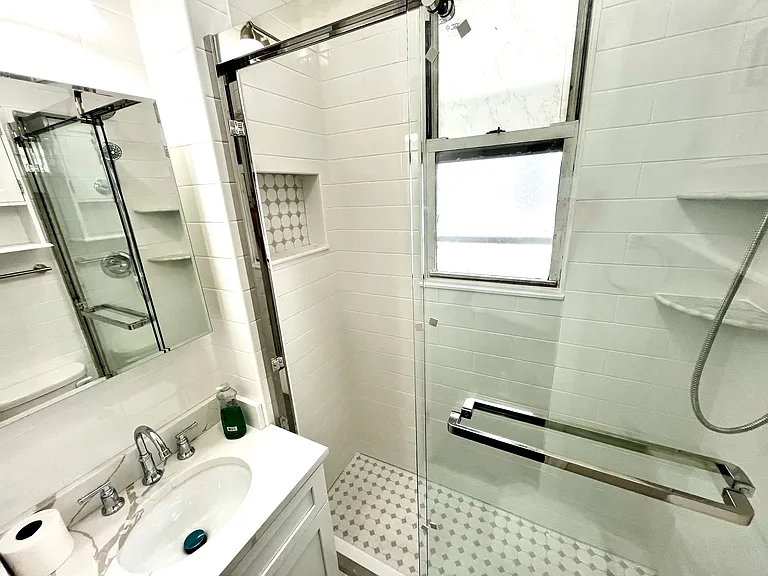 22-38 41st St #1 — Photo 7
