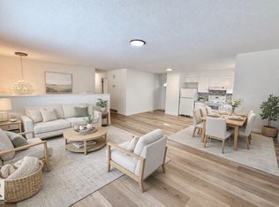 15424 99th Ave NW, Edmonton, AB T5P 4L5