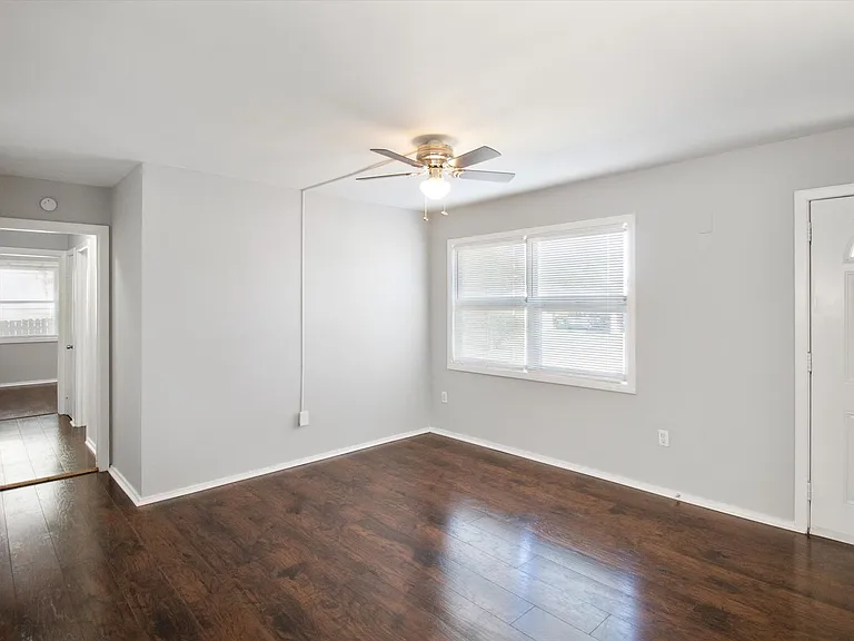 1535 E 31st St — Photo 3