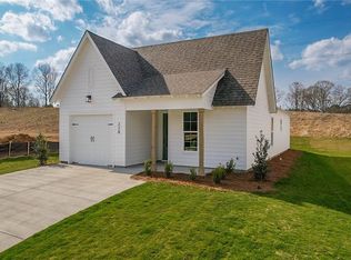 228 Summer St, Opelika, AL 36804