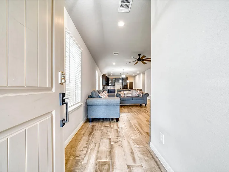 7919 Cypress Country Dr — Photo 5