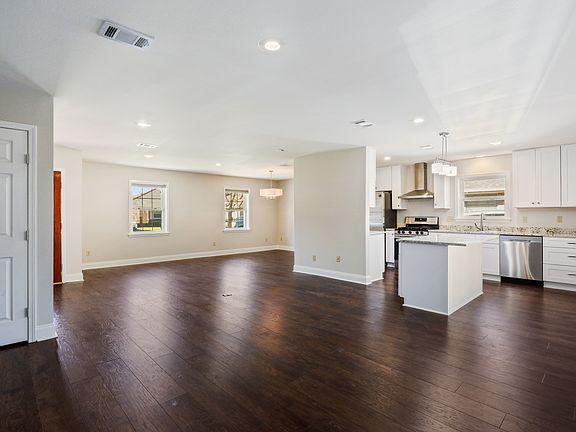 5th image of 2733 Metairie Ct