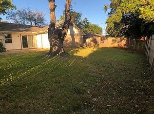 648 Bentwood Dr, Lewisville, TX 75067
