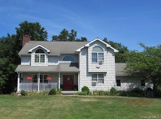 52 Glenwood Dr, Shawangunk, NY 12589