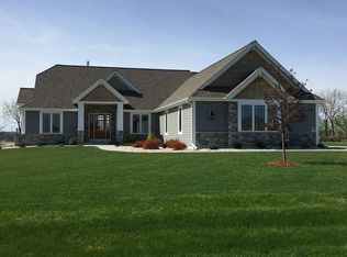 N84W27801 Twin Pines Cir, Town of lisbon, WI 53029