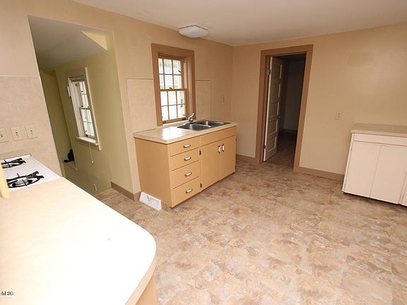 5th image of 4122 S Osborn Ave