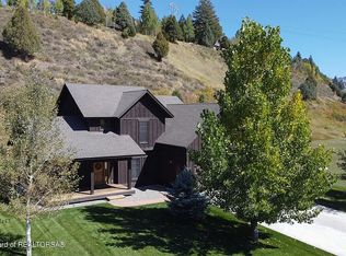 34 Meadow Ridge Rd, Alpine, WY 83128