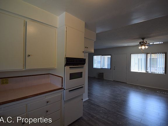 3rd image of 5455 Bellingham Ave #5365934