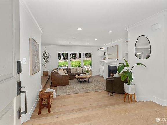 5th image of 17922 NE 196th Street