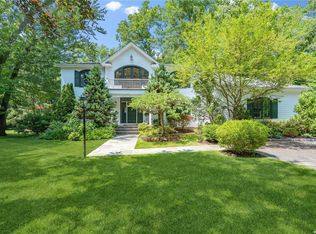 12 Raynham Rd, Glen Cove, NY 11542