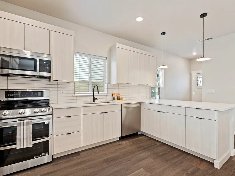 Alpine Landing Townhomes — Photo 9