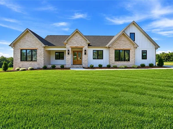 7417 Kingsley Pl, Stokesdale, NC 27357