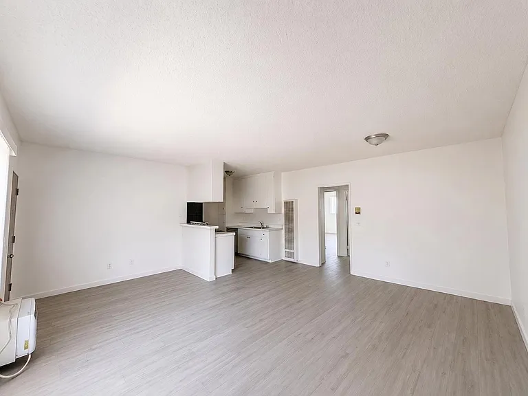 6819 Laurel Canyon Blvd #18 — Photo 4