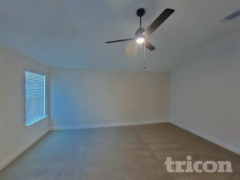 1106 Bullock Dr — Photo 13