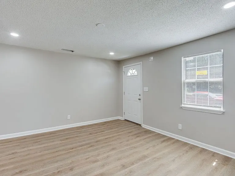2904 Barron Ave — Photo 8